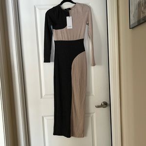 NWT Cream and charcoal ribbed maxi sweater dress by Akira size M.